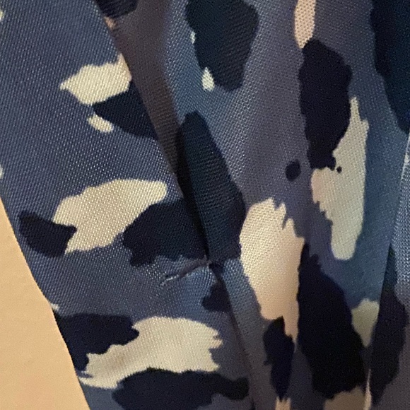 Lilly Morgan T-Shirt - Picture 4 of 6